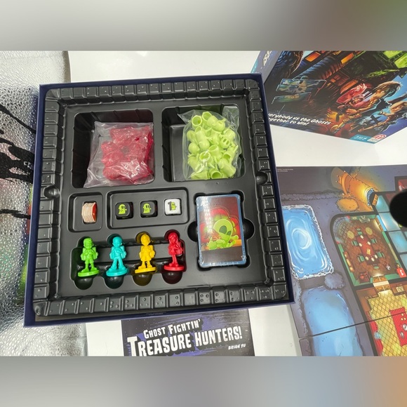 GHOST FIGHTIN' TREASURE HUNTERS 2016 Mattel Cooperative Board Game. - Picture 2 of 5